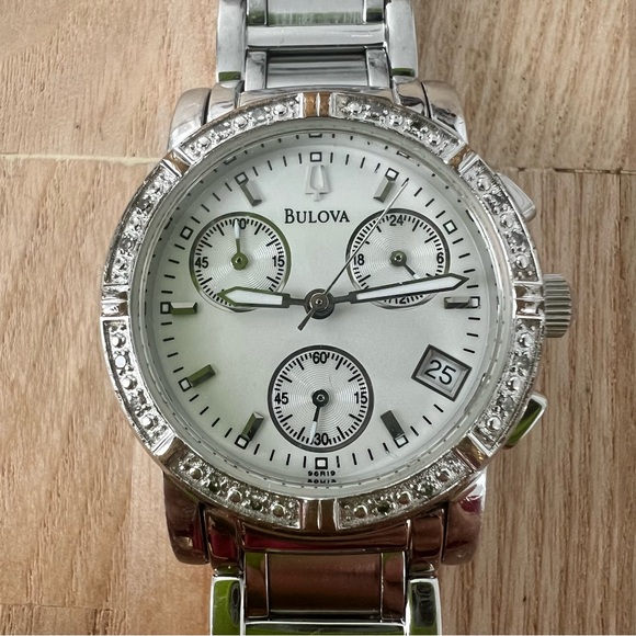 Bulova Ladies silver tone Diamonds 96R19 dress watch NEW BATTERY main image 5